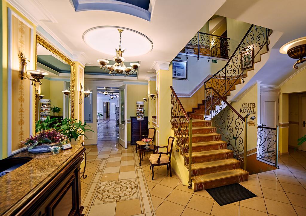 אוסטרוב וילקופולסקי Villa Royal מראה חיצוני תמונה