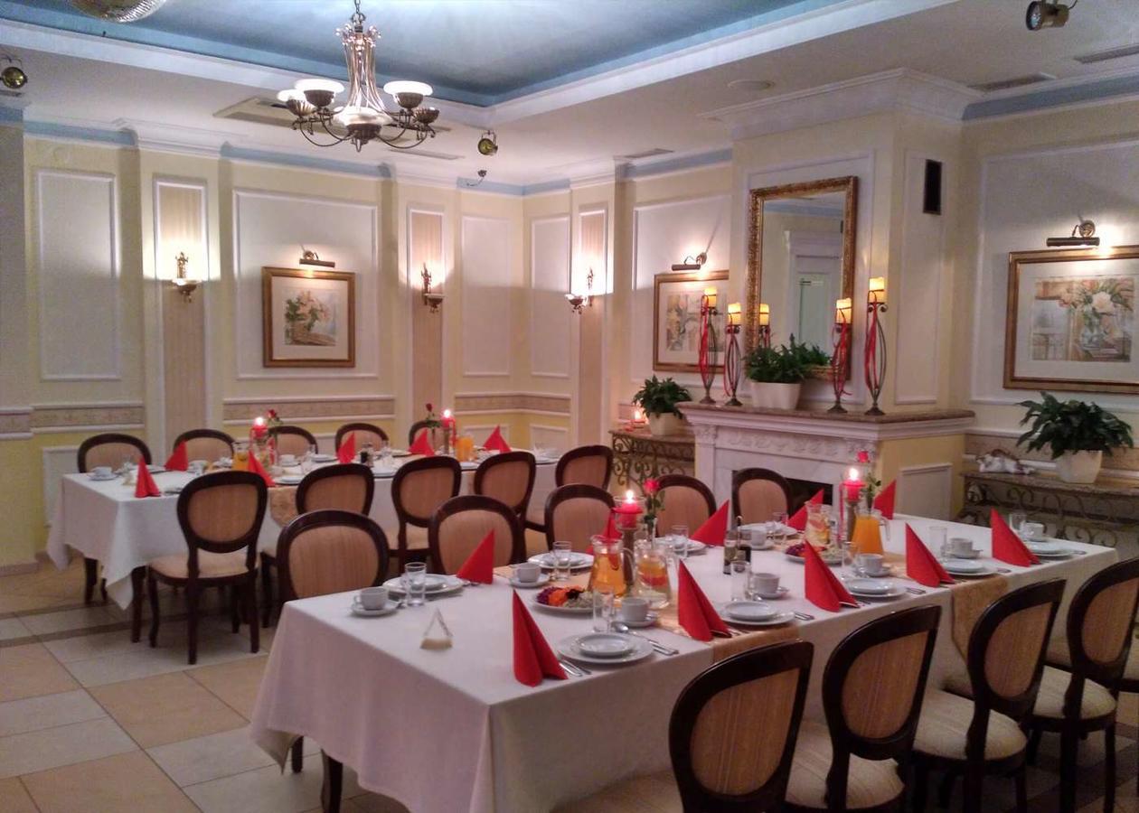 אוסטרוב וילקופולסקי Villa Royal מראה חיצוני תמונה